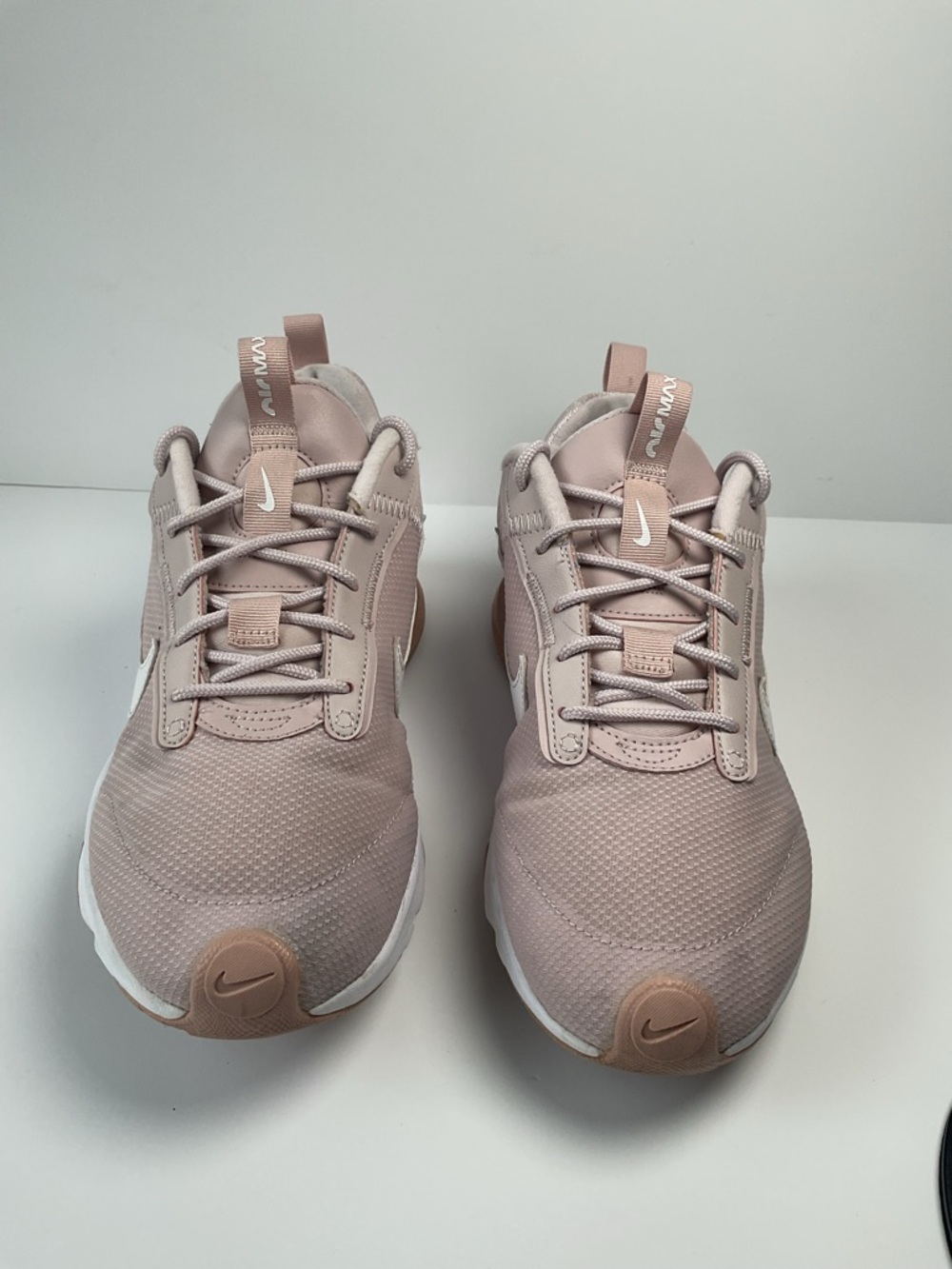 Nike Air Max Motion 2 Womens Size 10 Pink Running Shoes Sneakers - Picture 3 of 10